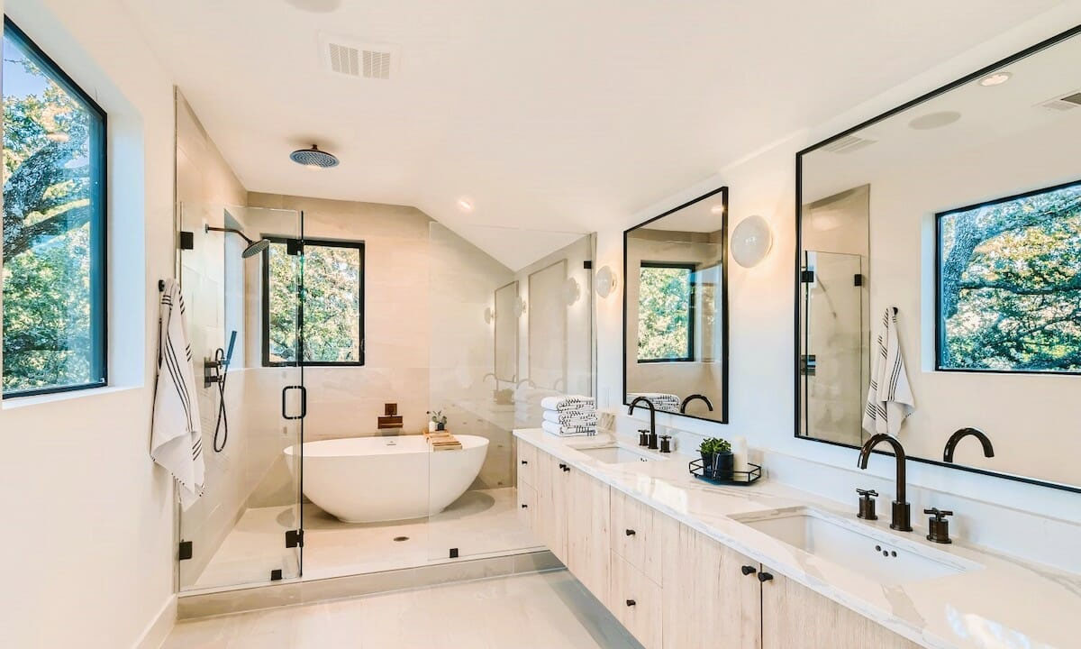 decorating-your-bathroom-on-a-budget